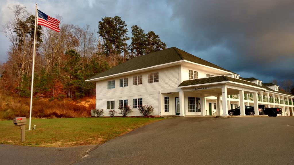 Hurricane Inn Waynesboro Exterior photo