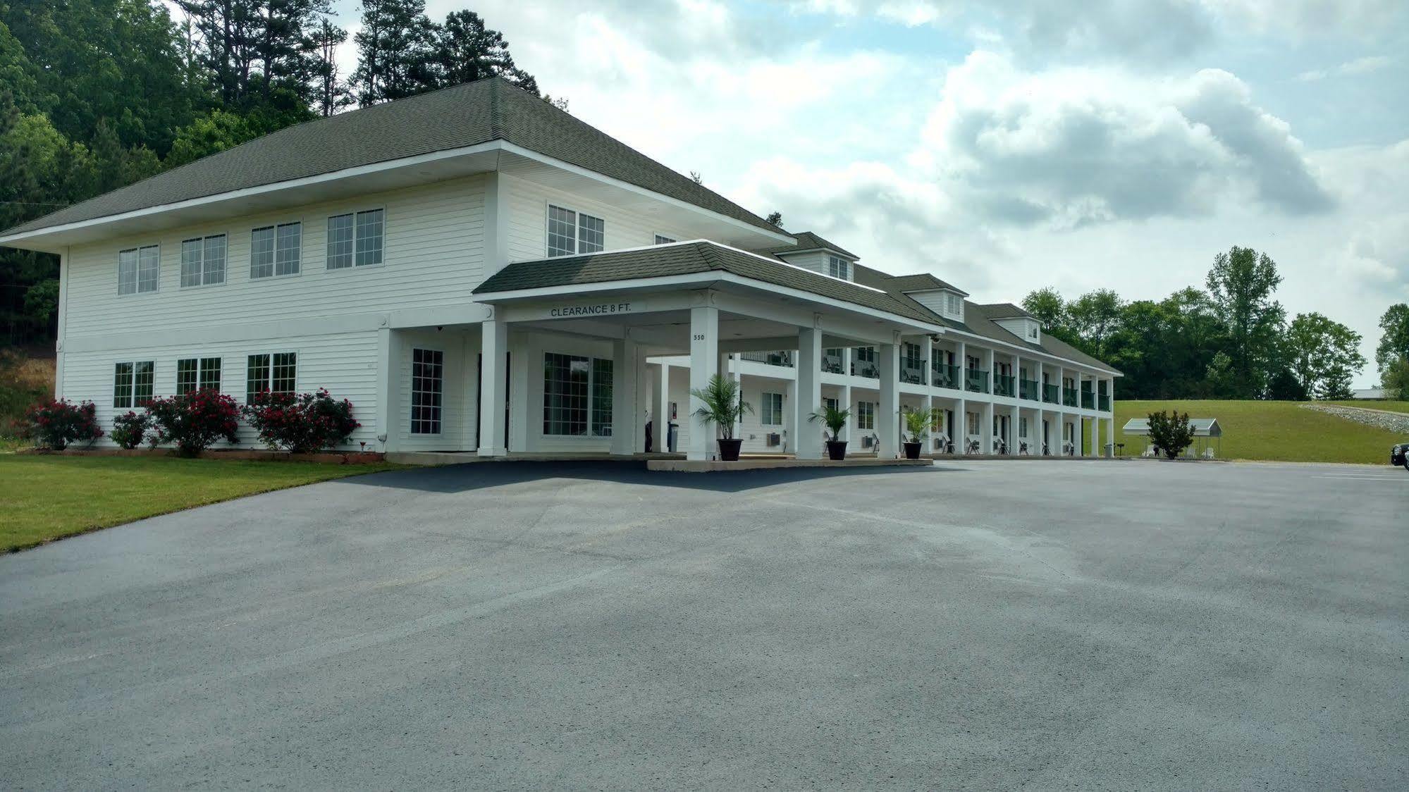 Hurricane Inn Waynesboro Exterior photo